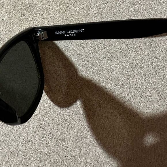 SAINT Laurent Sunglasses Gold Speckle Grey UV Lens Unisex Clubmaster SL51
NWOT - Picture 8 of 14